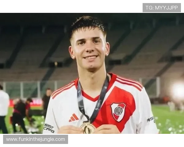 外媒：阿森纳与切尔西有意17岁阿根廷中场马斯坦托诺